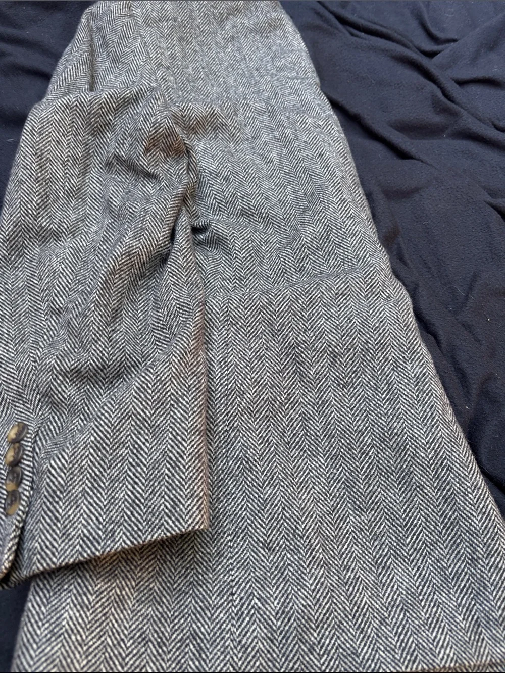bill blass Gray Herringbone Sport Coat Blazer. Vintage Crew Neck 100% Pure Wool